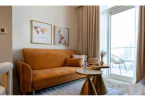 Keyrock Living - Luxury 1BR Apartment with Lake View in Business Bay